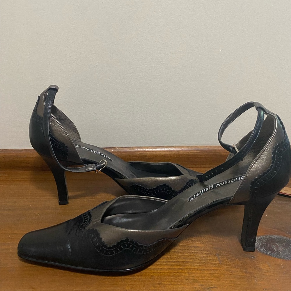 Andrew Geller Black & Grey Metallic Strappy Heels